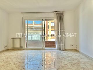 Appartement à Peramàs. Grande y luminoso !!!