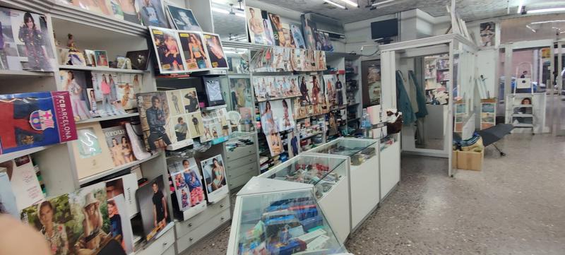 Foto 4e31fc95-73fe-45f6-b51a-454dc431a019. Local comercial en La Salut Badalona