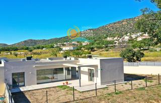 Chalet  Residencial mas isaac. Espectacular villa de nueva promoción en palau savardera  mas is