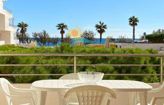 Piso en Santa Margarida. Apartamento frente al mar de 2 habitaciones en santa margaritaro
