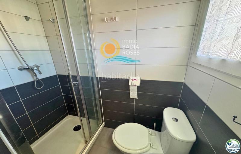 Foto fb45bf78-d6f1-481a-a81c-d9c59f8aaeb9. Appartamento in de cala rostella 3 in Salatar Roses