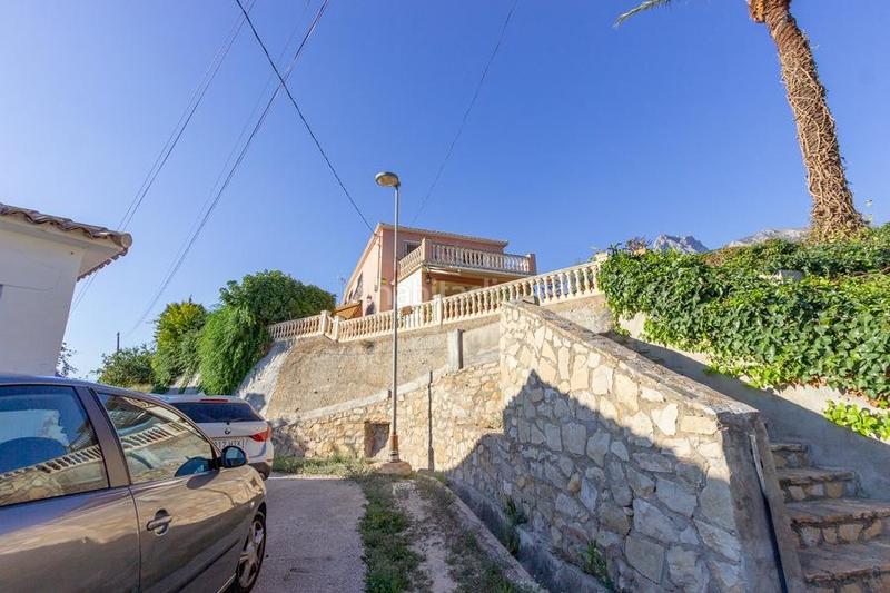 Foto 63bec9b8-3ecf-413c-a93b-90b685ebb075. Chalet with heating parking pool in Finestrat pueblo Finestrat