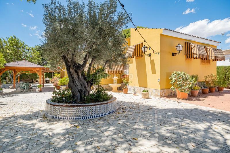 Foto 7be2c5dd-3bbc-40ea-8324-c2ec3ce4a86a. Chalet con piscina in Almajada-Ravel Mutxamel