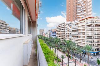 Appartement à Avenida federico soto. Sueña, reforma y estrena, vive luceros sin pena.