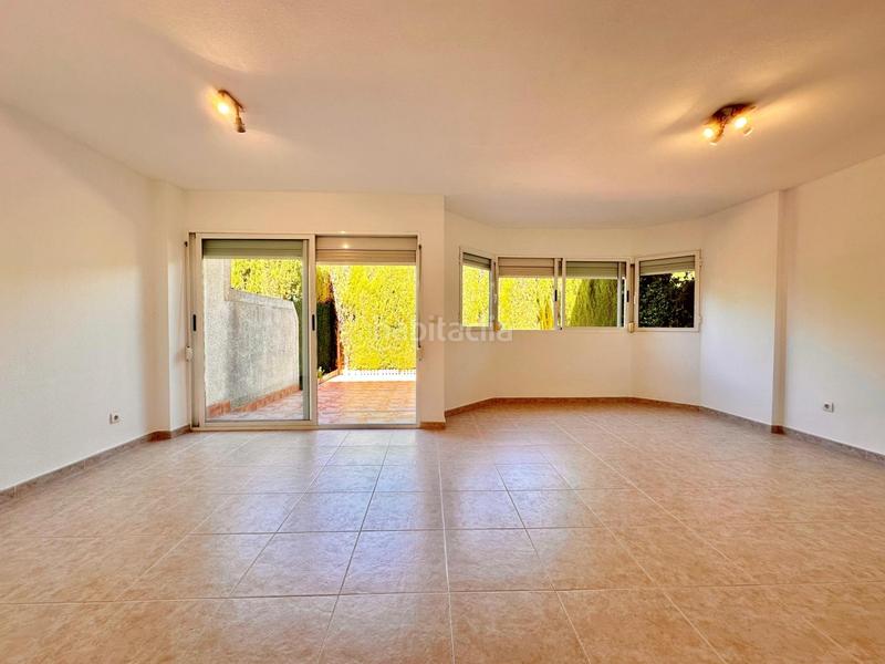 Foto 45b883da-79b0-4f17-b3b3-7699be23aba2. Affitto casa con parcheggio piscina in Albufereta Alicante