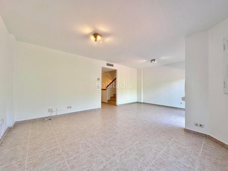 Foto 2cca121d-9fb8-485a-ba98-ffafc541e098. Rent house with parking pool in Albufereta Alicante