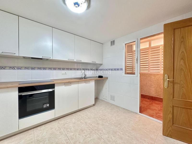 Foto 5bc62bf3-be5b-417a-a357-123486c8f712. Rent house with parking pool in Albufereta Alicante