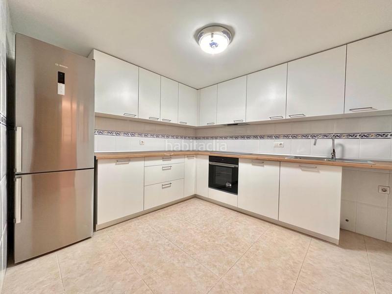 Foto f9f00e8f-7939-49ea-bf71-38a7d9a19464. Rent house with parking pool in Albufereta Alicante