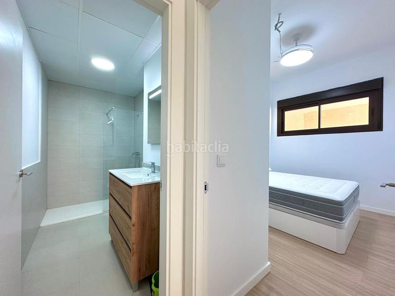 Foto 1cf79aa3-d382-48b3-bed6-d3b3d7814dac. Location rez-de-chaussée avec parking dans Centro San Juan de Alicante