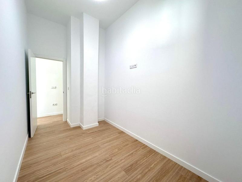 Foto bd9f9135-e89a-4623-93ab-3a8bc0aec2db. Location rez-de-chaussée avec parking dans Centro San Juan de Alicante