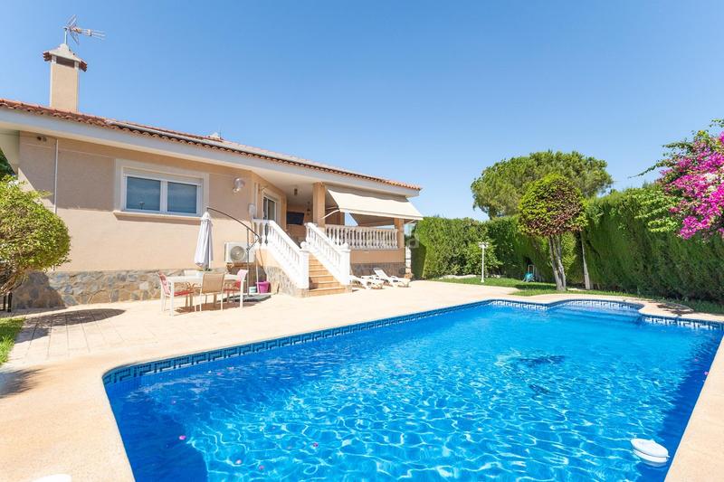 Foto a682d86d-e722-4587-b05f-86a7a9fa186e. Xalet amb calefacció aparcament piscina a La Huerta Mutxamel