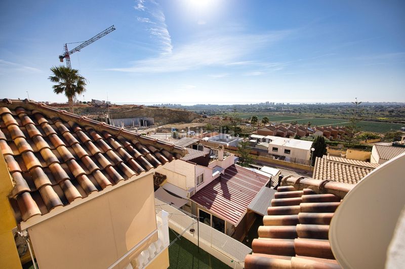 Foto 0fdd494e-f550-4026-a145-c827f0e58959. Casa aparellada amb piscina a Bonalba-Cotoveta Mutxamel