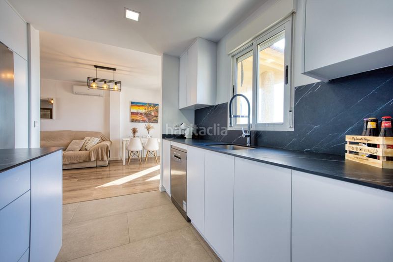 Foto 334bb7a8-e258-4f70-8aae-50bdd49c1b65. Casa aparellada amb piscina a Bonalba-Cotoveta Mutxamel