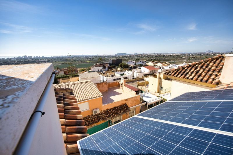 Foto 5d180772-1570-4280-8ce8-82f04fb4a008. Casa aparellada amb piscina a Bonalba-Cotoveta Mutxamel