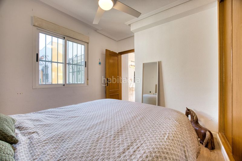 Foto 5e891c5a-d0ab-4159-a61f-0fdb0037a2bd. Casa aparellada amb piscina a Bonalba-Cotoveta Mutxamel