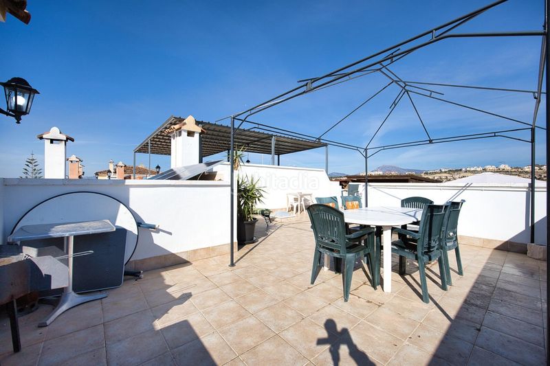 Foto 6dcdab54-5585-4bcc-93b7-8ecad8fb335a. Casa aparellada amb piscina a Bonalba-Cotoveta Mutxamel