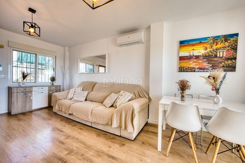 Foto ae0d9ff5-db97-4f52-bb85-7b50b4e440ae. Casa aparellada amb piscina a Bonalba-Cotoveta Mutxamel