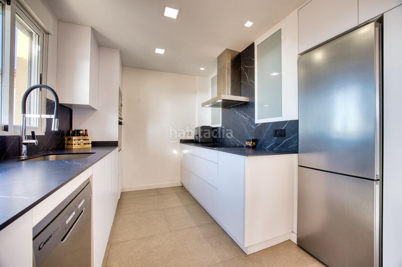 Foto c962d7e6-9b47-45d5-ae07-53802c6f7999. Casa aparellada amb piscina a Bonalba-Cotoveta Mutxamel