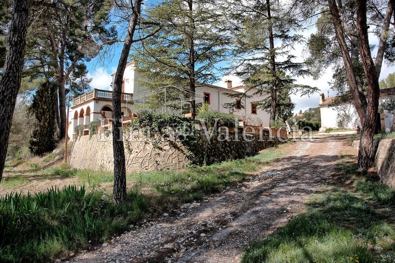Foto 8bdd1e24-f639-49fc-9a1b-b640b826ce57. Masia amb aparcament piscina a Batoi Alcoi