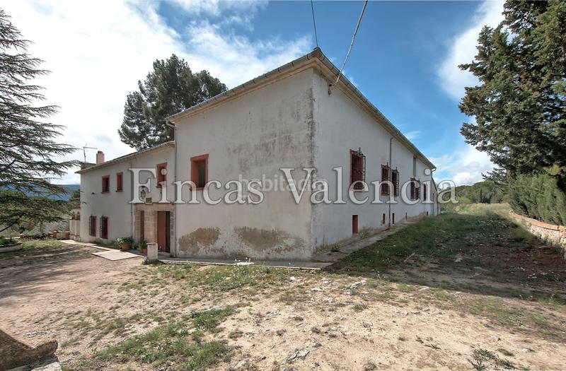 Foto a86167f3-ff15-4183-932c-4f155bc41725. Masia amb aparcament piscina a Batoi Alcoi