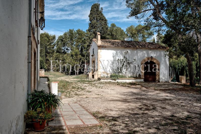 Foto b4d2fa5f-edfc-4ab2-b5ec-1fb57aecb29e. Masia amb aparcament piscina a Batoi Alcoi