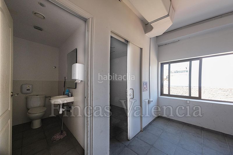 Foto 4d0a9771-f9ea-44f7-a73b-b98a3295f4a2. Affitto edificio in Avenida de Abril-9 de Octubre Sagunt