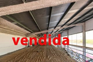 Fabrikhalle  Calle císcar. 2 naves unidas en canet de berenguer, junto al pueblo
