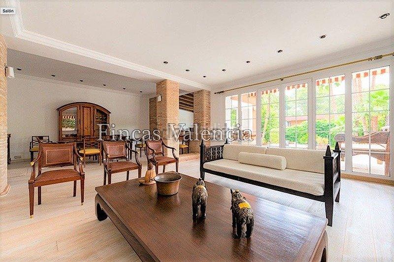 Foto 01ca661c-51df-4c8a-be41-319232562f87. Miete chalet mit heizung parking pool in Godella