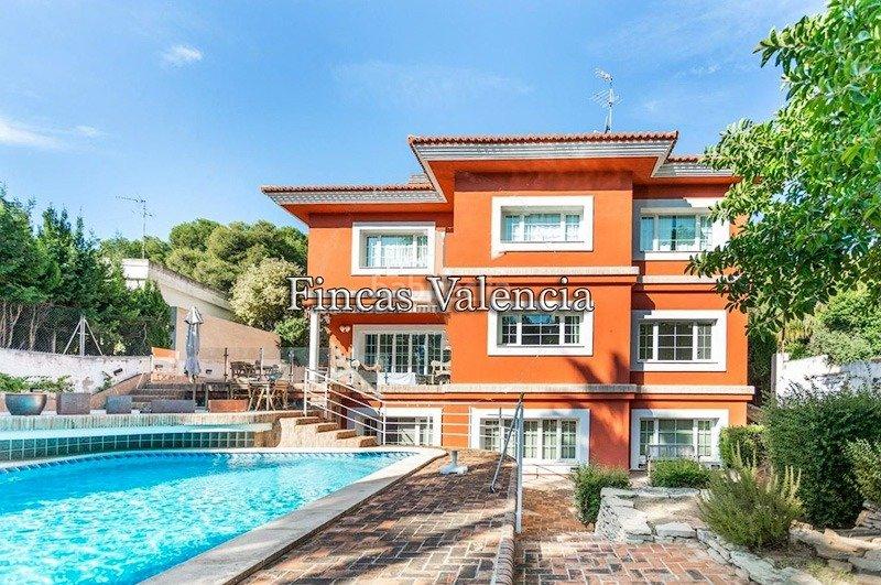 Foto dd1908a9-8663-4217-afb3-3cf0706e68e5. Miete chalet mit heizung parking pool in Godella