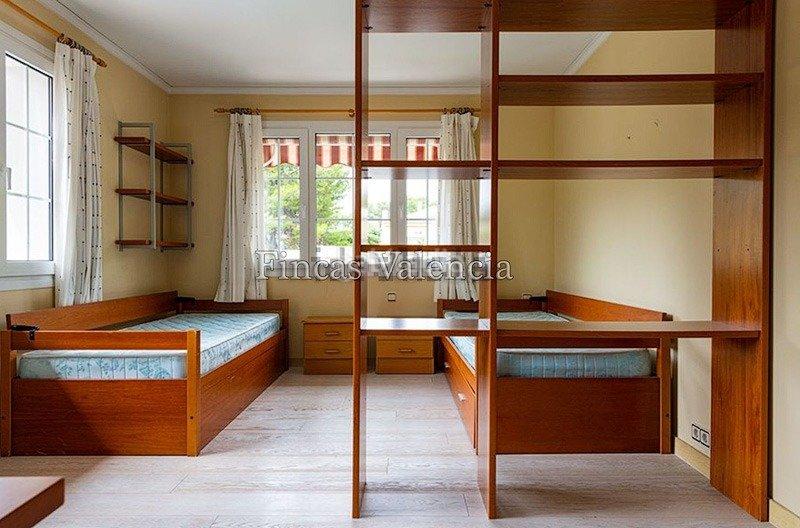 Foto 5eedc666-e1fd-4ebc-8785-ba8fab120983. Rent chalet with heating parking pool in Godella