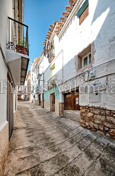 Foto 5c4b65ce-5399-4a02-9cfa-a85a23a1e0e9. Masia a Azuébar
