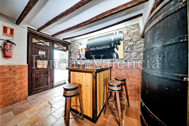 Foto f8576cda-ffe9-41da-8db9-4ae8868370e0. Masia a Azuébar