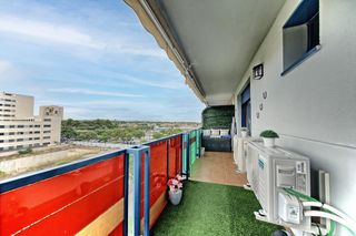 Flat  Calle puig el. Piso con vistas! terraza increible. 3 hb, plaza de garaje y tras
