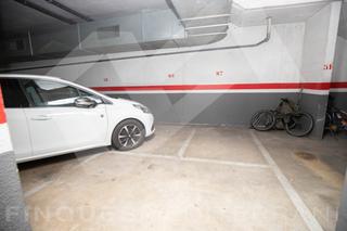 Autoparkplatz in La Sagrera. Parking motocicleta en la sagrera