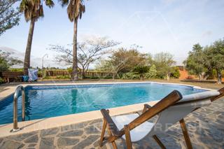 House in Riudoms. Casa rural con privacidad, confort y eficiencia energética