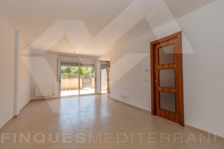 Maison jumelée à Riudecanyes. Preciosa casa pareada en riudecanyes