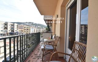 Pis  Del doctor jaume ferran. Apartamento de 92 m2 y 8 m2 de terraza situado en el centro de r