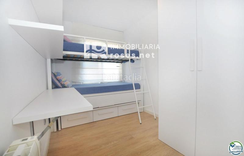Foto 82a60969-89a9-4cb8-aa9a-d86df7c503e5. Piso impresionante apartamento con vistas panorámicas al mar, reformado, parking incluido en Roses