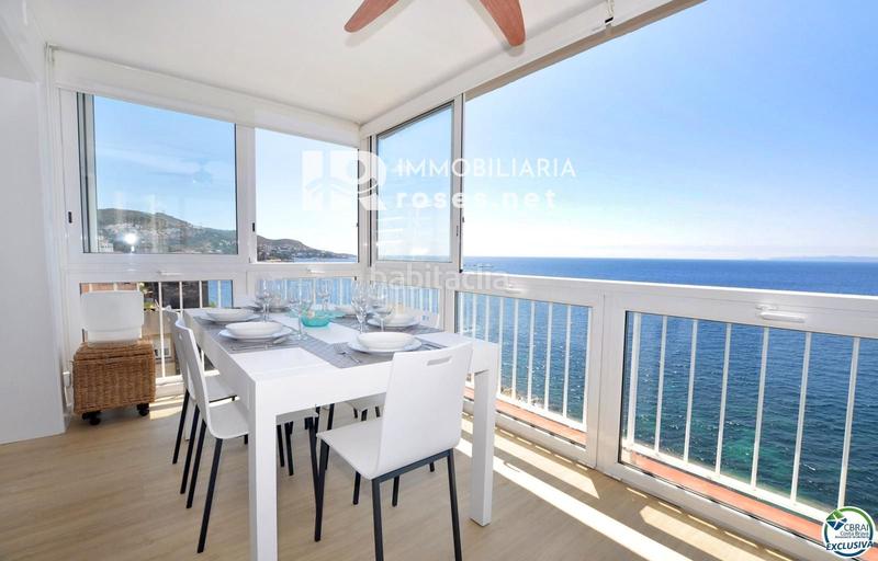 Foto 9373ff80-cfed-4b5f-87be-2d6a60dd42ca. Piso impresionante apartamento con vistas panorámicas al mar, reformado, parking incluido en Roses
