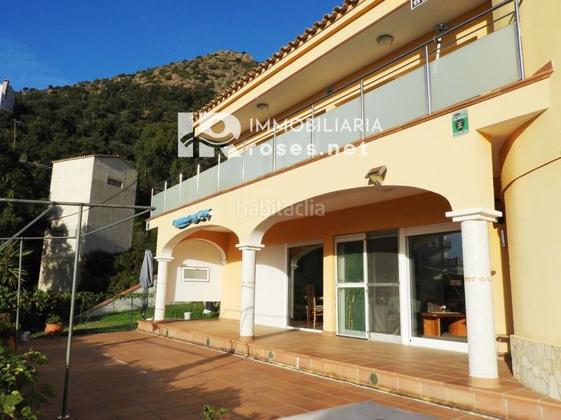 Foto 136ddf63-b972-4f0a-adf2-726fabc662c2. Casa amb calefacció aparcament piscina a Nord Roses