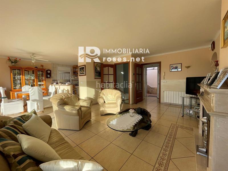 Foto 84cedf2c-264e-4e70-83f1-1c40591cee37. Casa amb calefacció aparcament piscina a Nord Roses