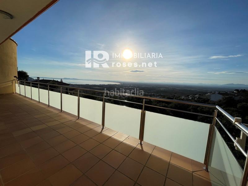 Foto fe0dd5ce-85c1-4af0-9e07-7b74427400a2. Casa amb calefacció aparcament piscina a Nord Roses