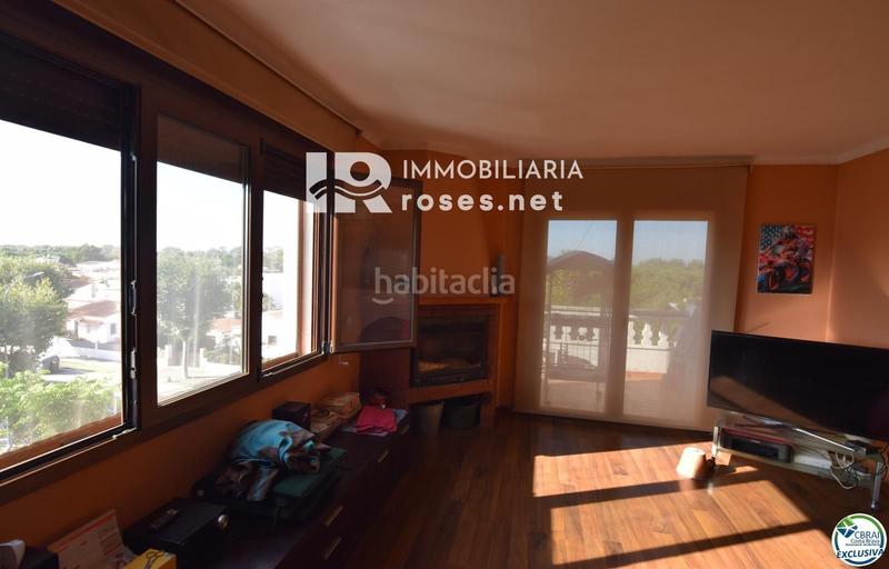 Foto 5d8b4927-cefb-4d6c-8458-d2bfdf9eb666. Piso apartamento en venta con vistas panorámicas en Empuriabrava