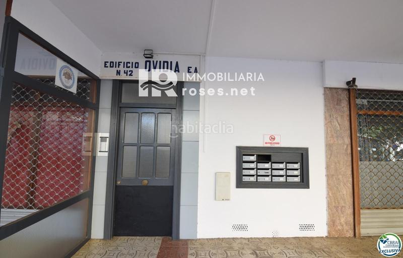 Foto d40d52bb-b26d-42ad-8bac-14786e9a8d8a. Piso apartamento en venta con vistas panorámicas en Empuriabrava