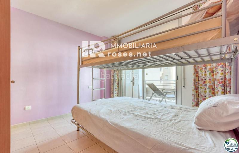 Foto 20a89600-ae1b-4e8f-b271-415c30ee6e84. Piso apartamento en Salatar con vista parcial al mar, gran terraza y aparcamiento privado. en Roses
