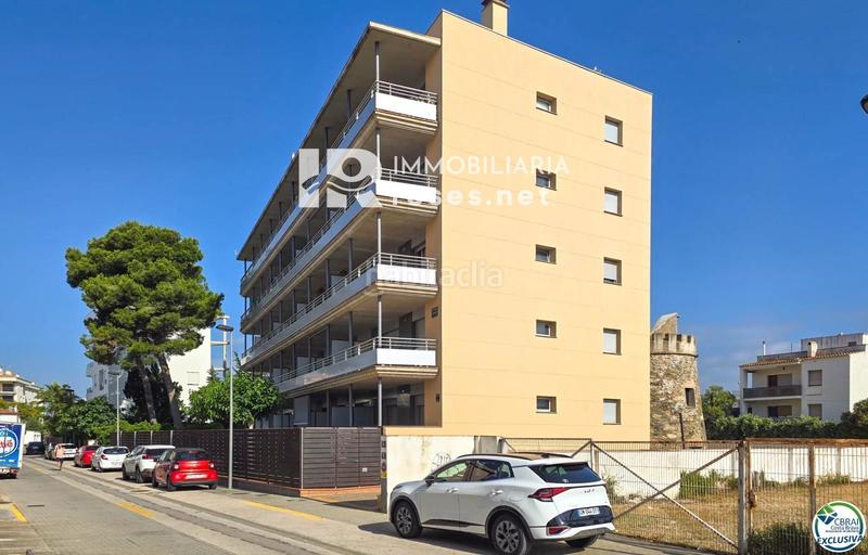 Foto 4a75e616-8770-4159-8c54-072ad8bdff6a. Piso apartamento en Salatar con vista parcial al mar, gran terraza y aparcamiento privado. en Roses