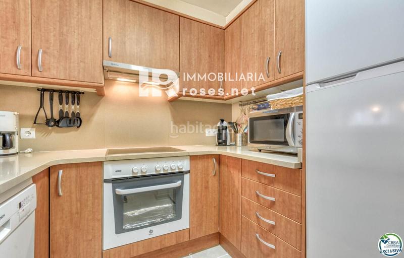 Foto 4b303e04-36c2-4166-aa81-09a9cfc59fd4. Piso apartamento en Salatar con vista parcial al mar, gran terraza y aparcamiento privado. en Roses
