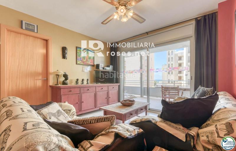 Foto 6cd77e0f-44d1-4797-9ea1-212b113b0a27. Piso apartamento en Salatar con vista parcial al mar, gran terraza y aparcamiento privado. en Roses