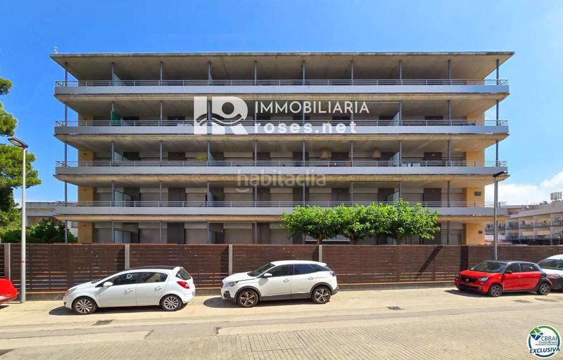Foto deef1d27-2d94-4896-b2f2-ce6fcf8ce5f5. Piso apartamento en Salatar con vista parcial al mar, gran terraza y aparcamiento privado. en Roses