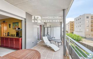 Pis  Joanot martorell. Apartamento en salatar con vista parcial al mar, gran terraza y